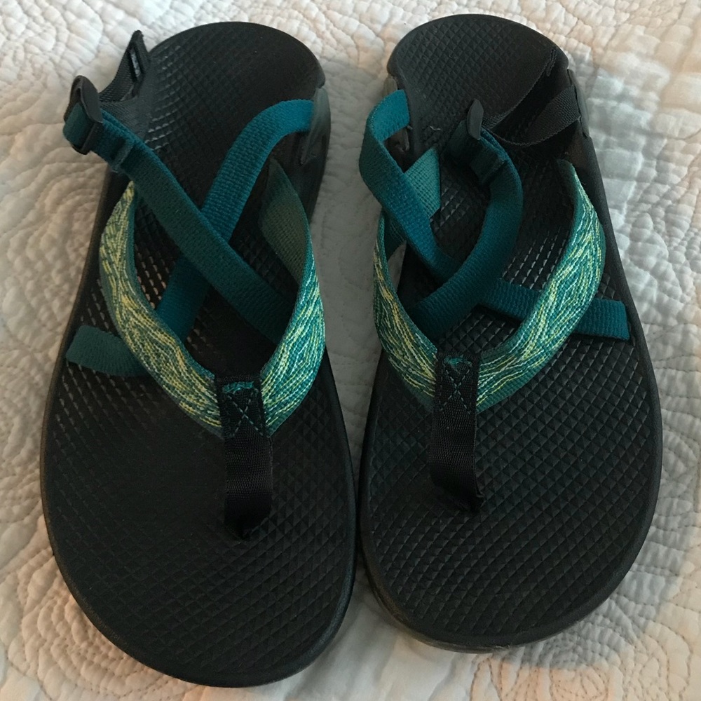 Women’s Size 10 Chacos - Hipthong Two style